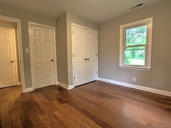 5th image of 111 Vanarsdall Dr