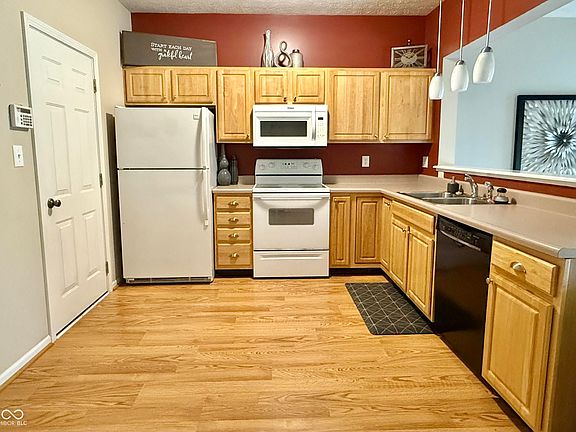 3rd image of 7042 Gavin Dr