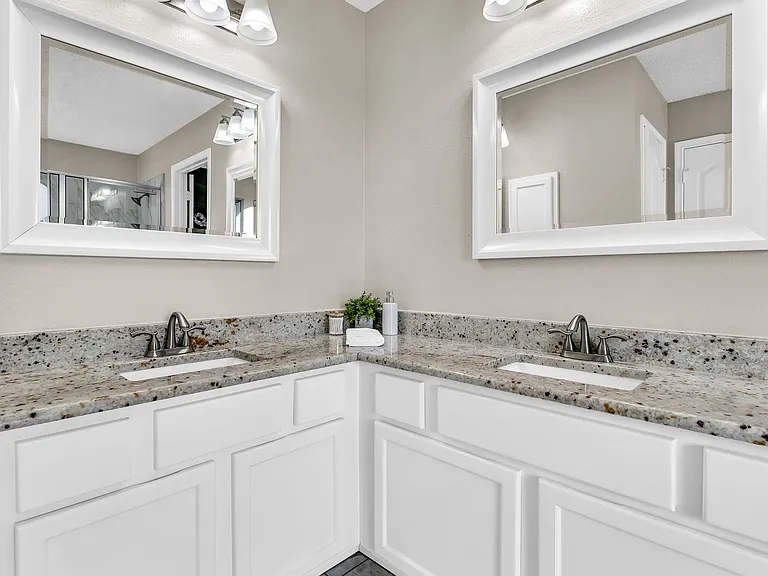 600 Ashcrest Ct — Photo 16