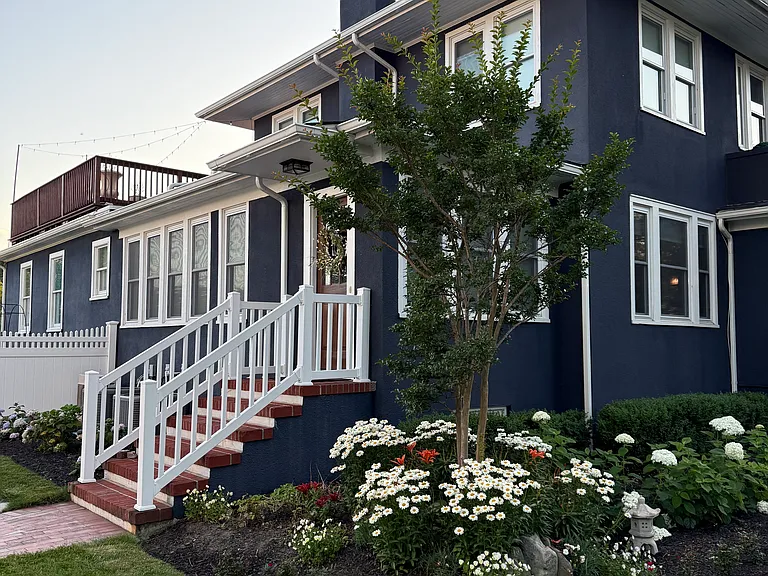 Maple Ave — Photo 1