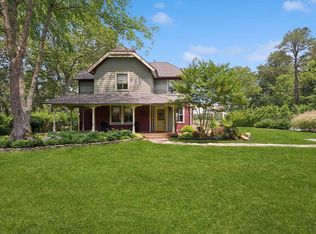 17 Huntington Ln, Riverhead, NY 11901