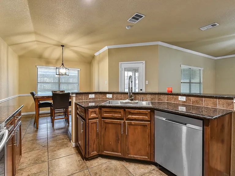 3410 Horizon St — Photo 12