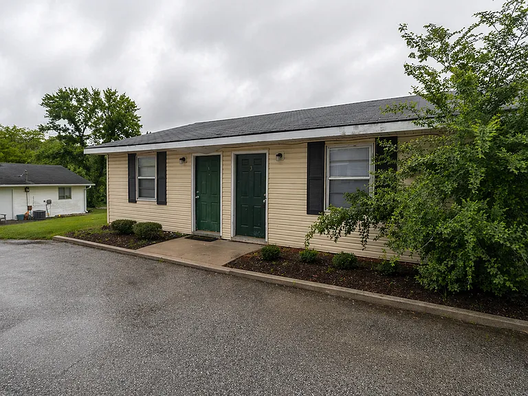 710 W Cunningham Dr #1 — Photo 1