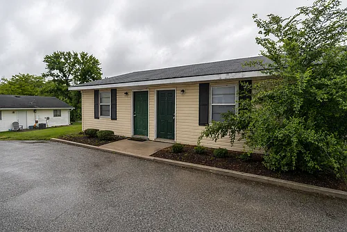 710 W Cunningham Dr #1 Photo 1