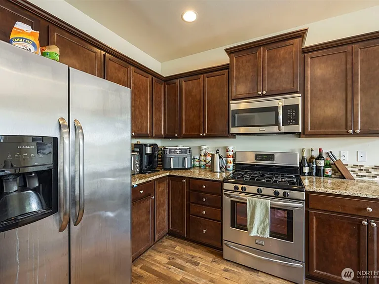 6605 Svea Ct NE — Photo 16