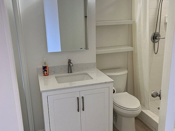 4th image of 750 Amana St APT 2009
