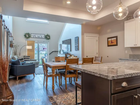 94 Late September Ln, Swan Valley, ID 83449