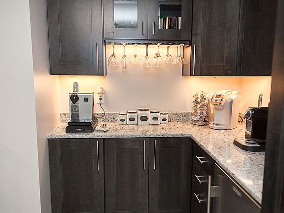 Basement countertop quartz