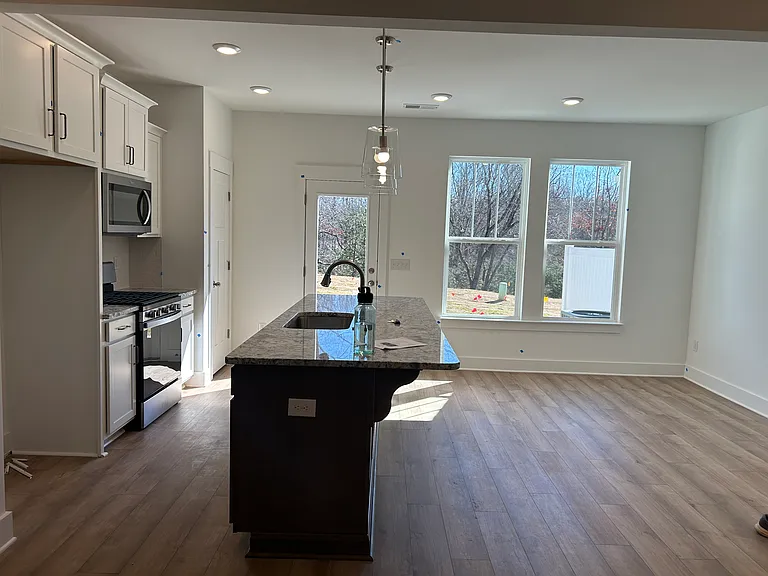 11 Shager Pl — Photo 5
