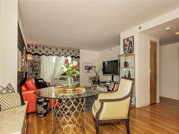 3rd image of 11624 Grosvenor Ln APT 5A