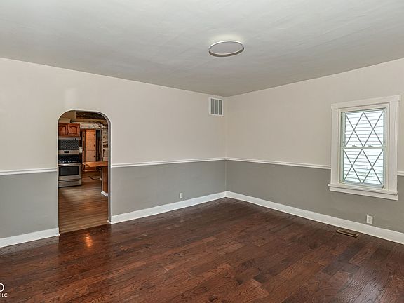5th image of 1928 N D St