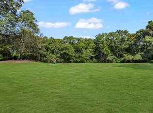 650 Chicken Valley Rd, Locust Valley, NY 11560