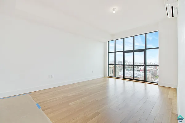 Rented by EXR | media 27