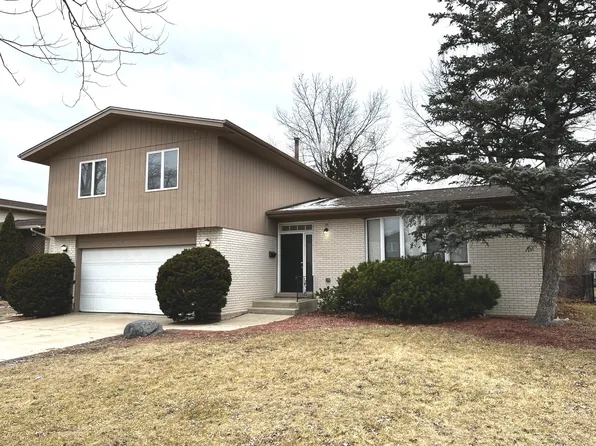 5252 Arquilla Dr, Richton Park, IL 60471