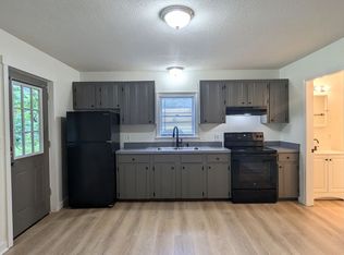 201 Dinsmore Rd APT G, Sidney, ME 04330