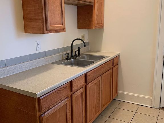 5th image of 334 E 11th Ave APT B