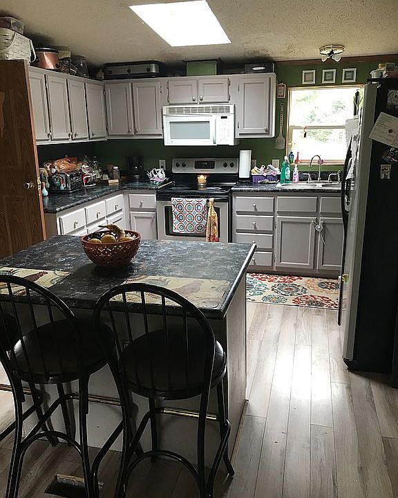 1st image of 4110 W North River Dr