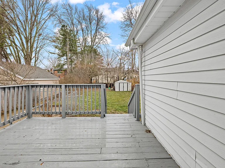 419 W Twelve Mile Rd — Photo 28