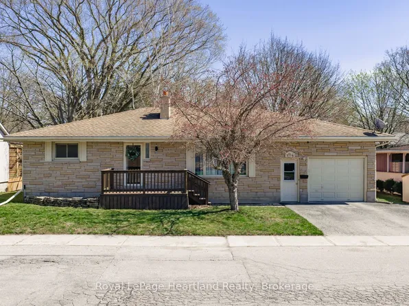 106 Oxford St, Goderich, ON N7A 1E4