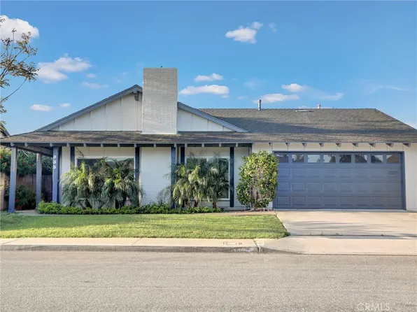 933 Carnation Ave, Costa Mesa, CA 92626