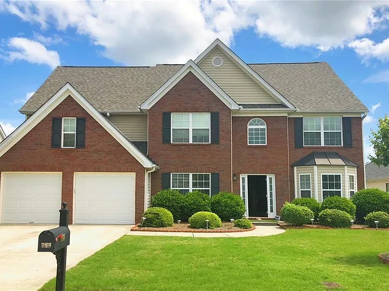 788 Roxholly Ln — Photo 1