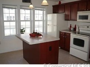 36 Harbor View Ln, Norwich, CT 06360