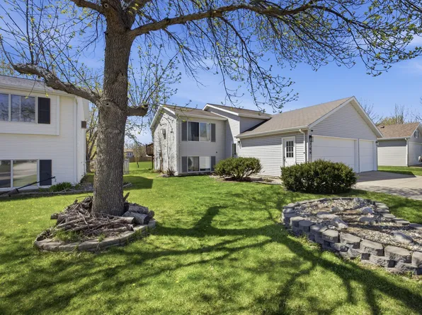 769 14th Ave W, West Fargo, ND 58078
