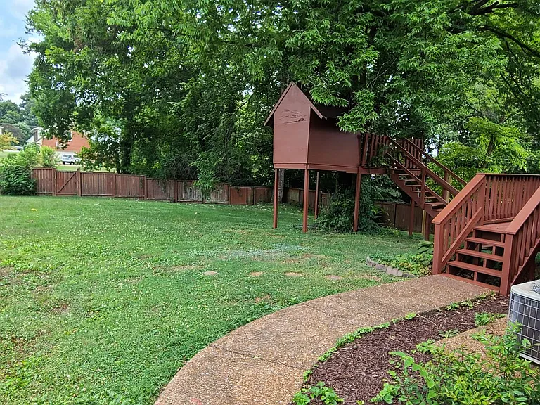 6828 Collinswood Dr — Photo 38