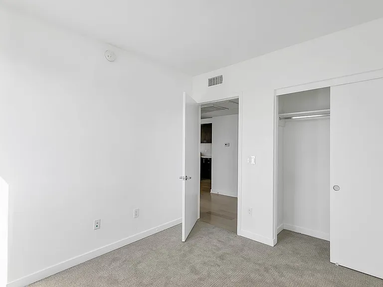 11900 Courtleigh Dr — Photo 24