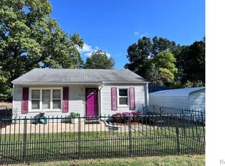 9229 Oakland Dr, Portage, MI 49024