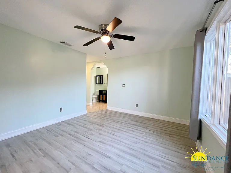 1059 Windmill Dr — Photo 10