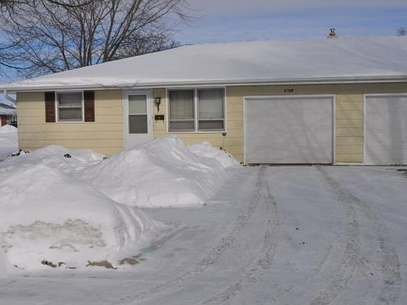 3rd image of 1703 Cypress Ln