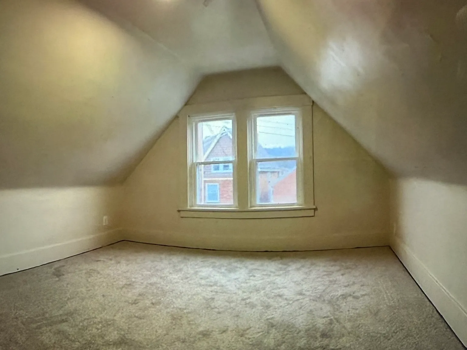 4 bed, 1555 sqft, $1,800 — Photo 2