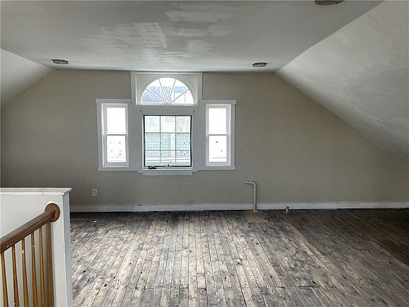 2nd image of 340 N Pennsylvania Ave