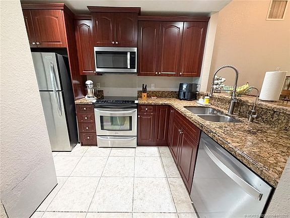 4th image of 5508 SE Pine Ave