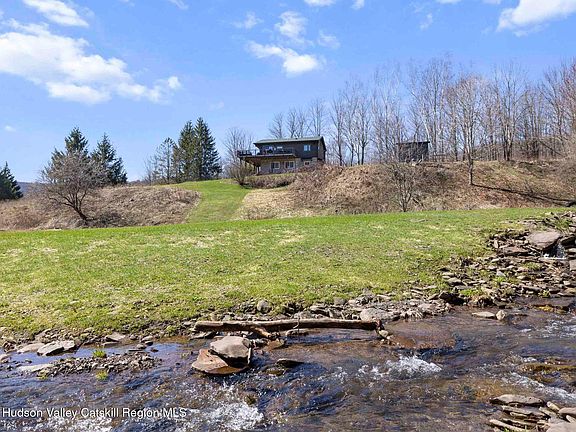 3rd image of 740 New Kingston Mountain Road