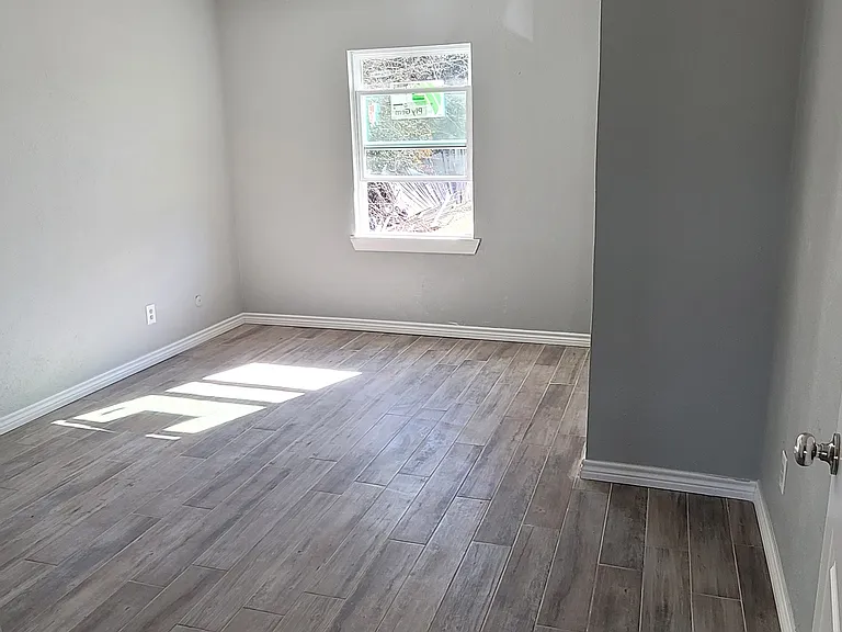 6904 Misty Glen Ct — Photo 12
