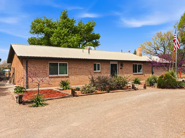 6109 Alvis Dr SW, Albuquerque, NM 87105