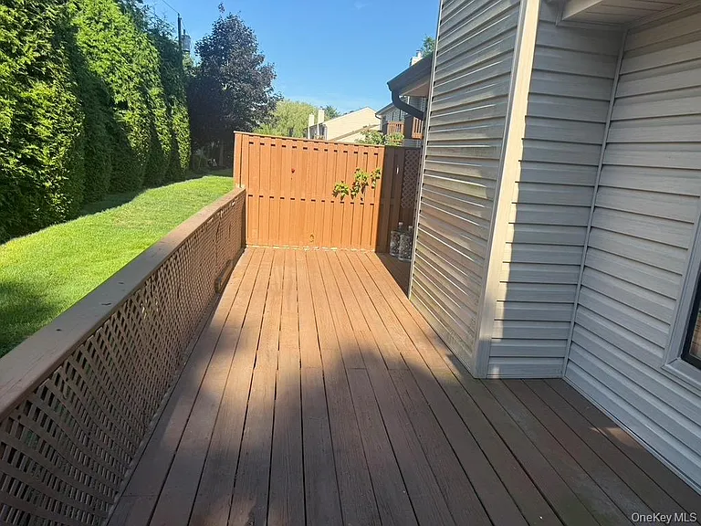 31 Stanford Ct — Photo 13