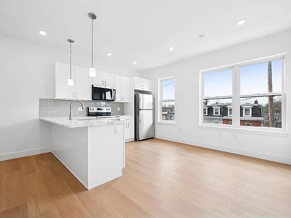 4th image of 3637 N 16th St #D