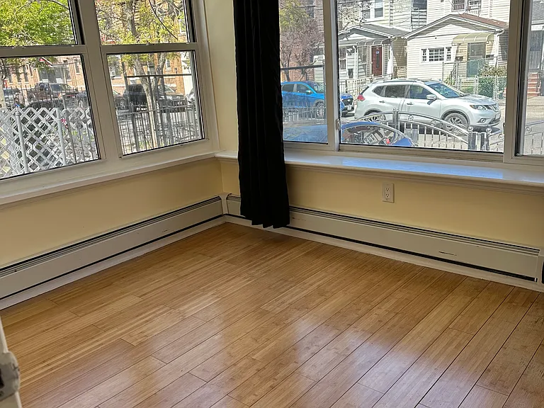210th Pl — Photo 5