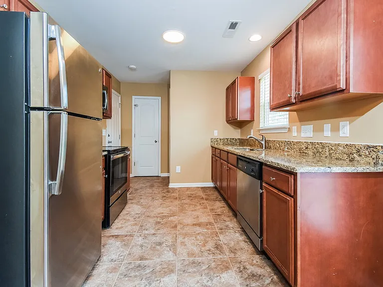 735 Bitting Hall Cir — Photo 7