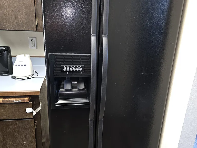 side-by-side freezer/fridge