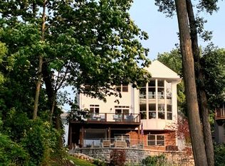 1759 Ridge Rd, White Lake, MI 48383