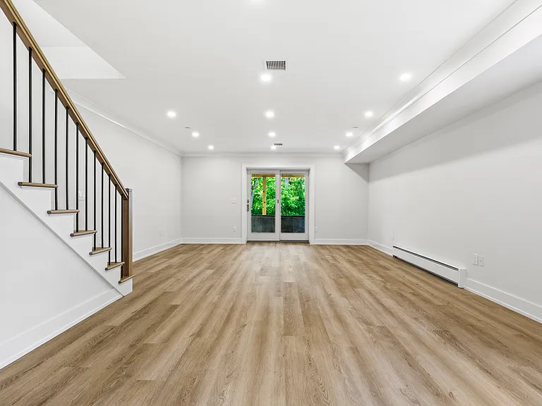 86A Maple Ave #A — Photo 22