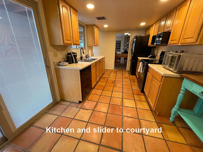 6483 N Foothills Dr — Photo 15