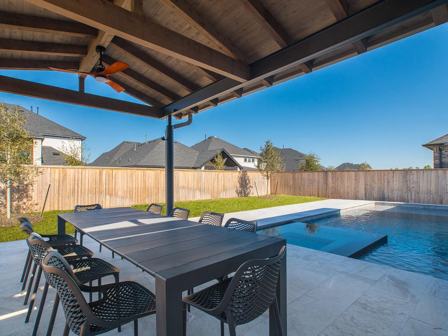 4 bed, 3.5 bath, 3933 sqft, $6,975 — Photo 2