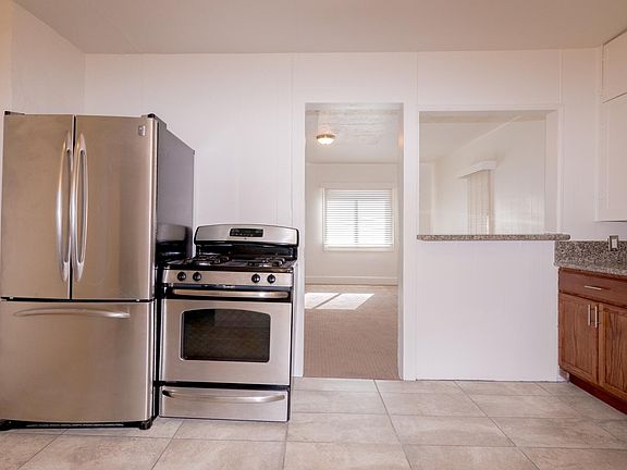 4th image of 611 E Garden Ave APT A
