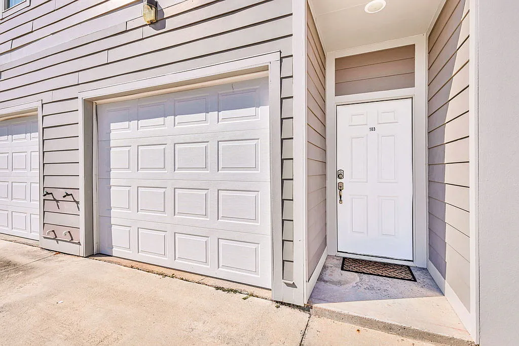 2 bed, 2.5 bath, 1500 sqft, $2,970 — Photo 2