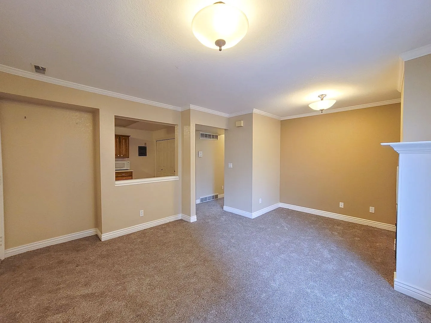 Downtown SLC 2 bedroom, 1 bathroom apartment Near LDS Conference Center — Photo 2